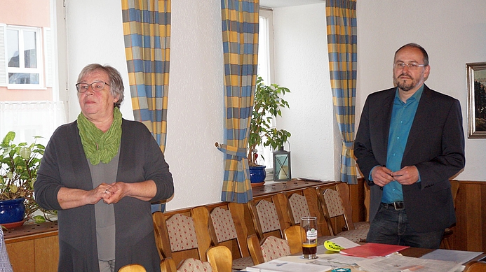 Begrüßung durch die Kreisvorsitzende Gabi Schimmer-Göresz in Mindelheim.